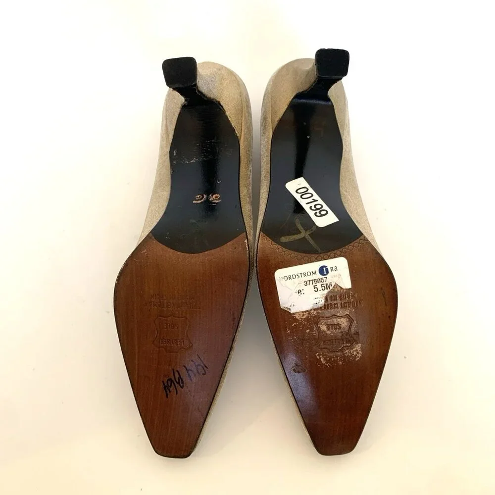 Stuart Weitzman Womans Size 5 1/2 B Gold Satin Square Toe Pumps High Heel Shoes - Picture 5 of 15